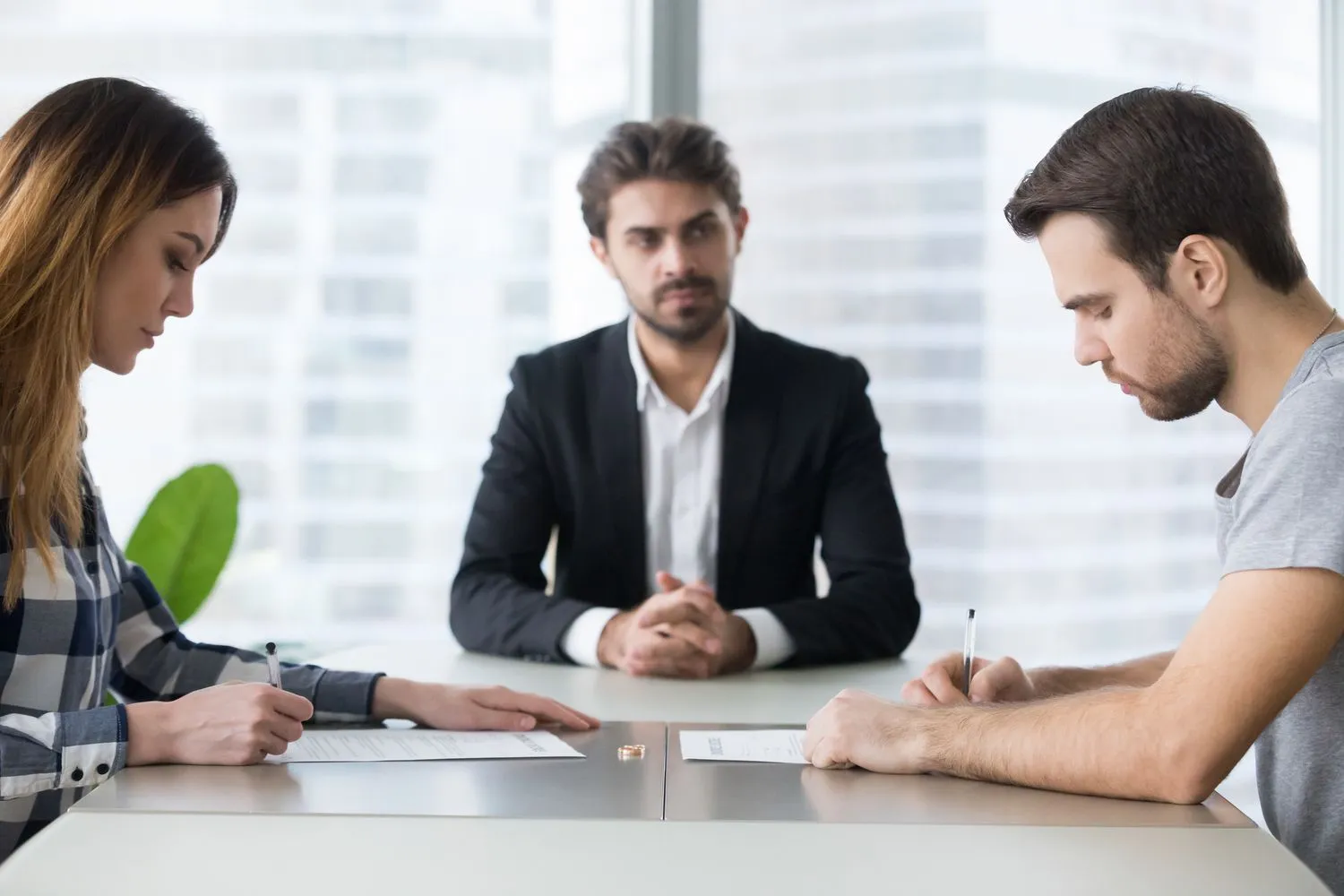 How EH Mediation Guides Couples Toward Fair and Balanced Outcomes Gloucestershire